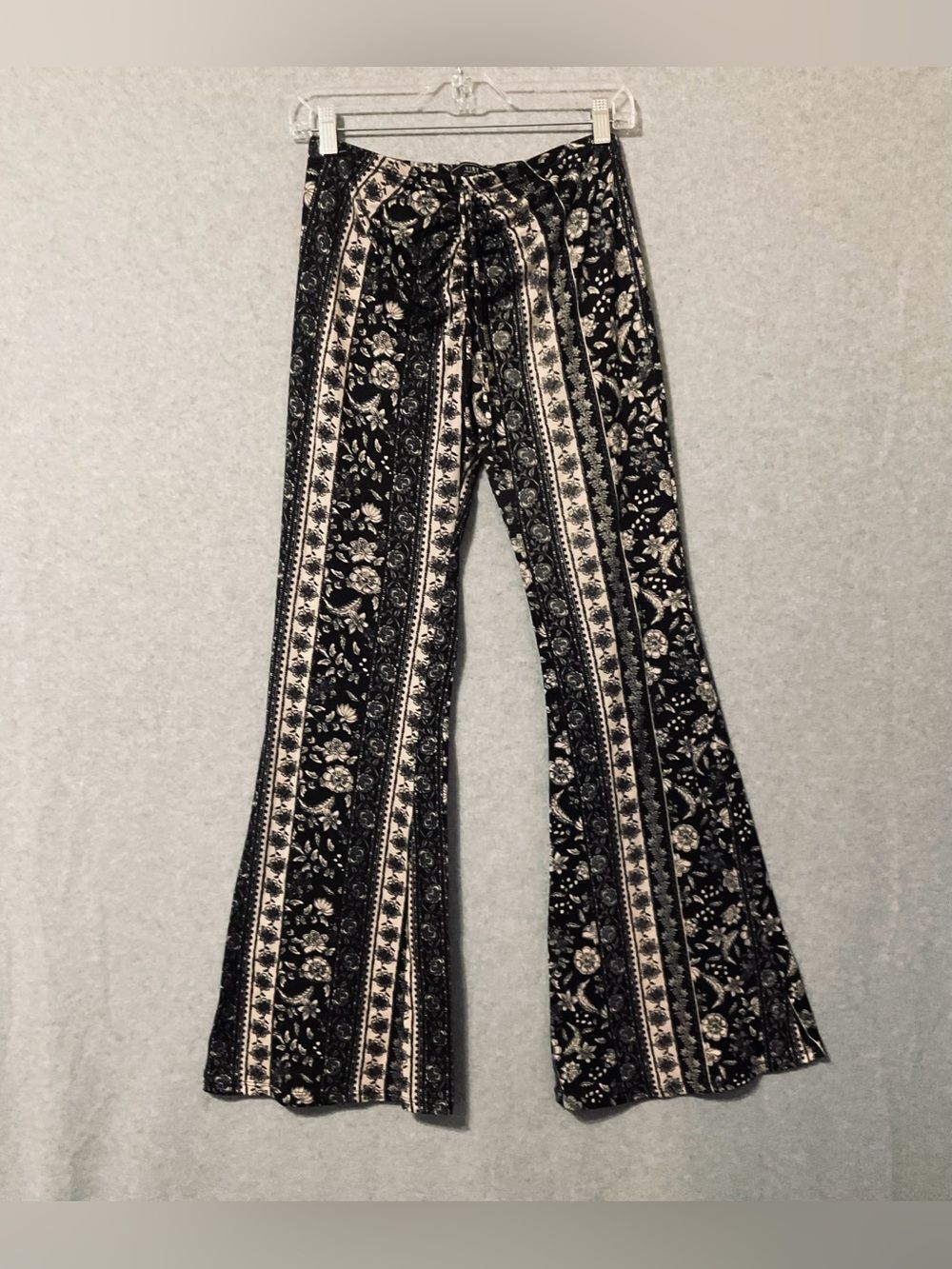 Vibe Sport wear Black and Cream Floral Striped Flared Pants Sz M